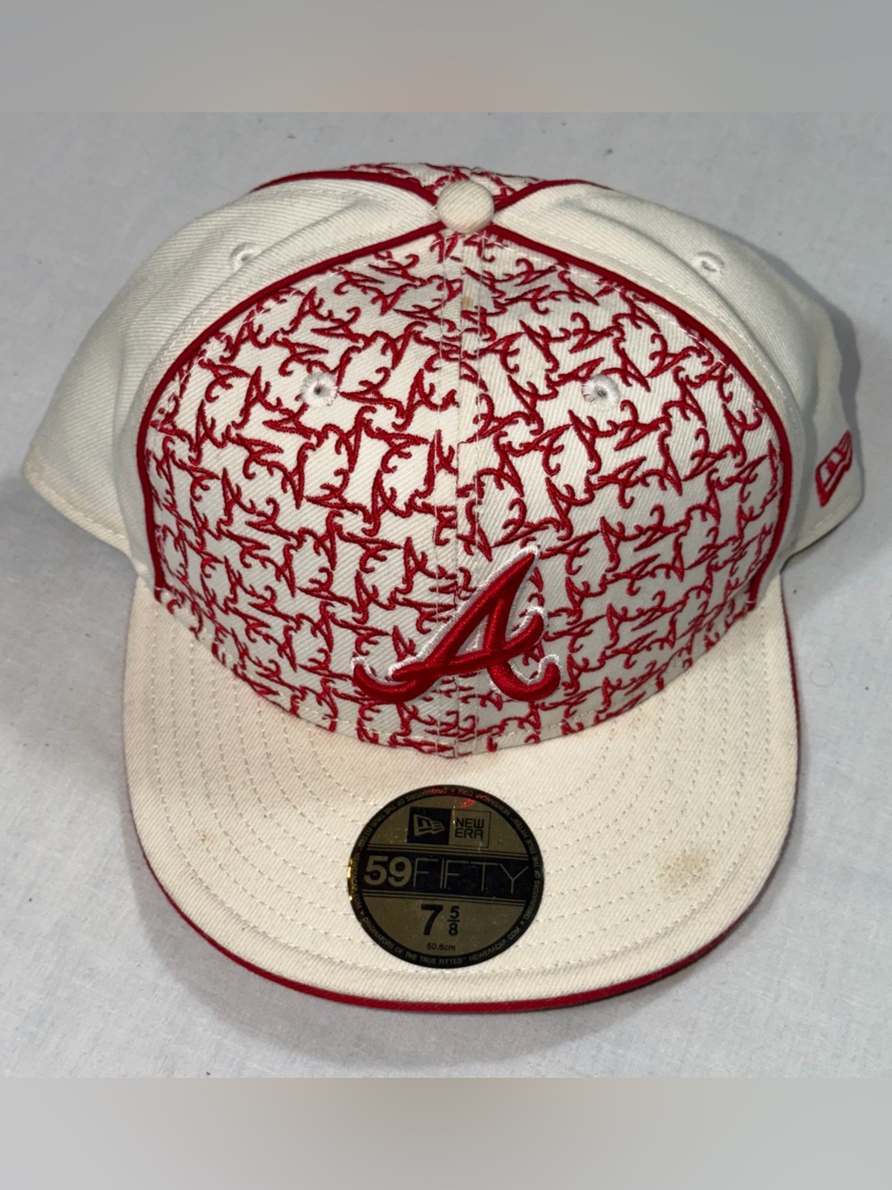 New Era Atlanta Braves 59FIFTY All Over A Fitted Hat 7 1/8 Cream Red